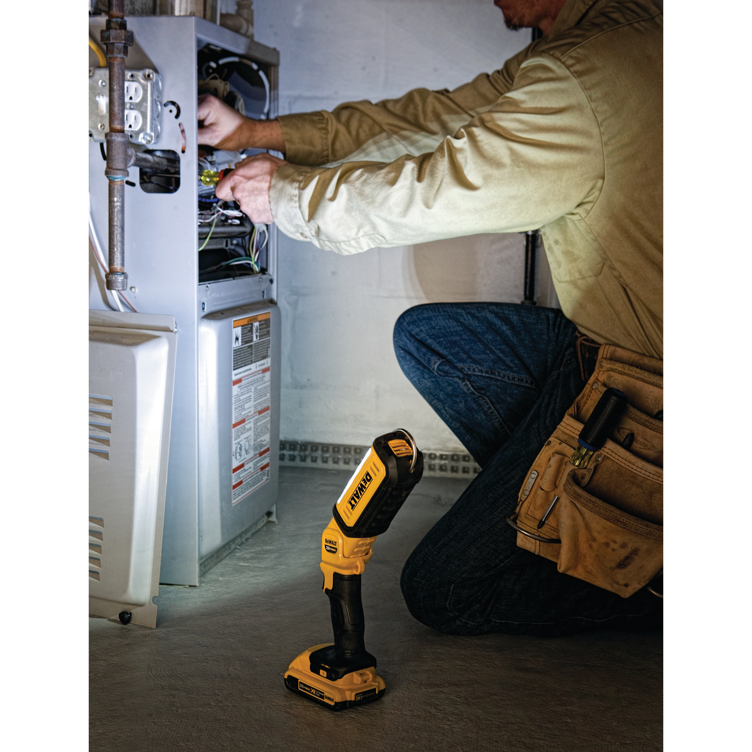 DeWalt DCL050 20V Max LED Worklight Online now