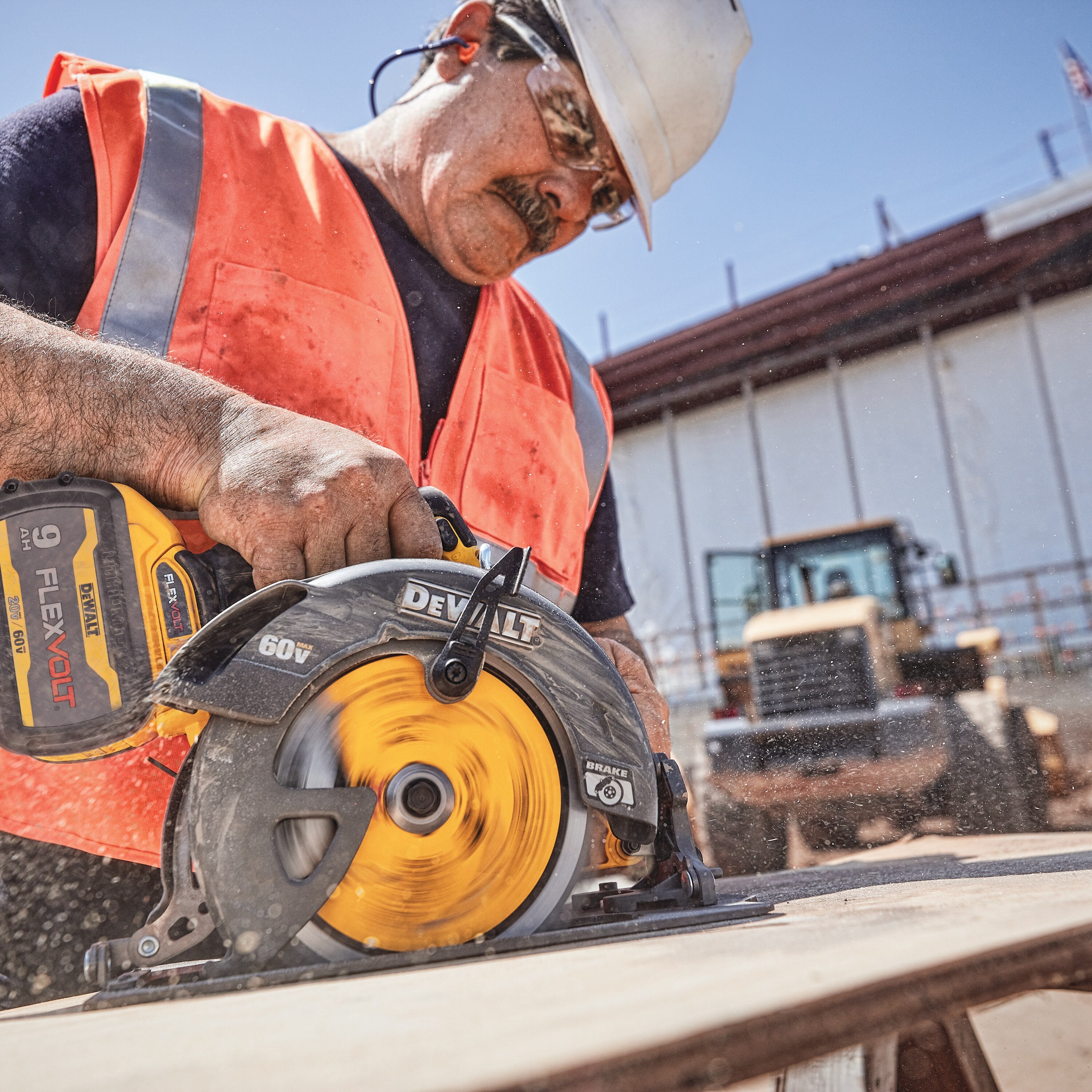 DeWalt DCS578B Flexvolt 60V MAX Brushless 7-1/4″Cordless Circular Saw with Brake (Tool Only) Supply