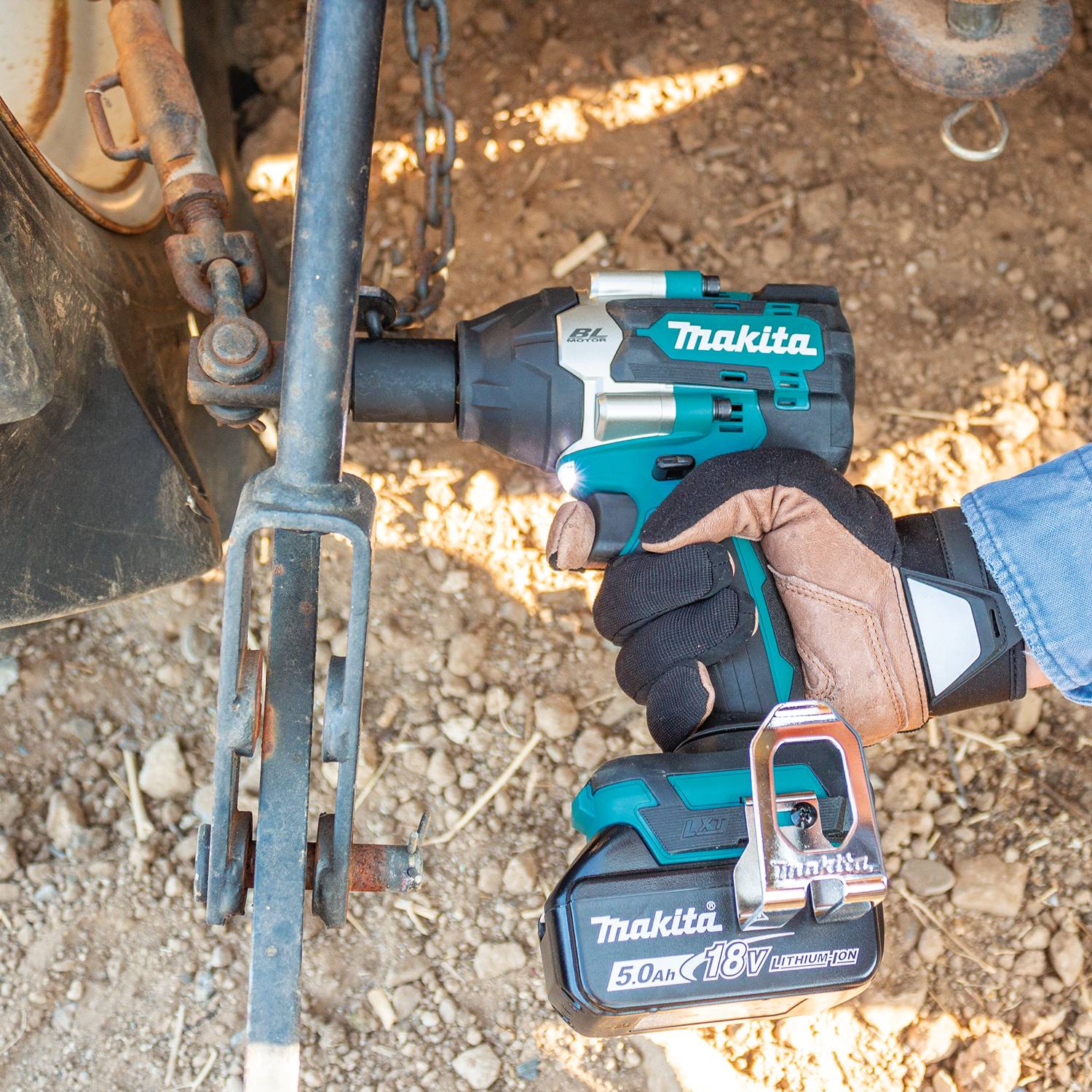 Makita 18V LXT (XWT17T) Lithium-Ion Brushless Cordless 4-Speed Mid-Torque 1/2″ Sq. Drive Impact Wrench Kit w/ friction ring anvil Online now